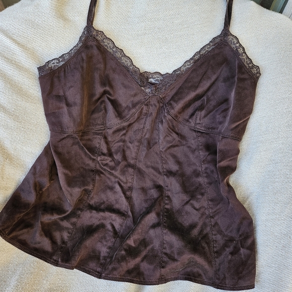 Prugs Tops - Chocolate silk ton